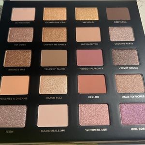Iconic London brand new day to slay eyeshadow palette